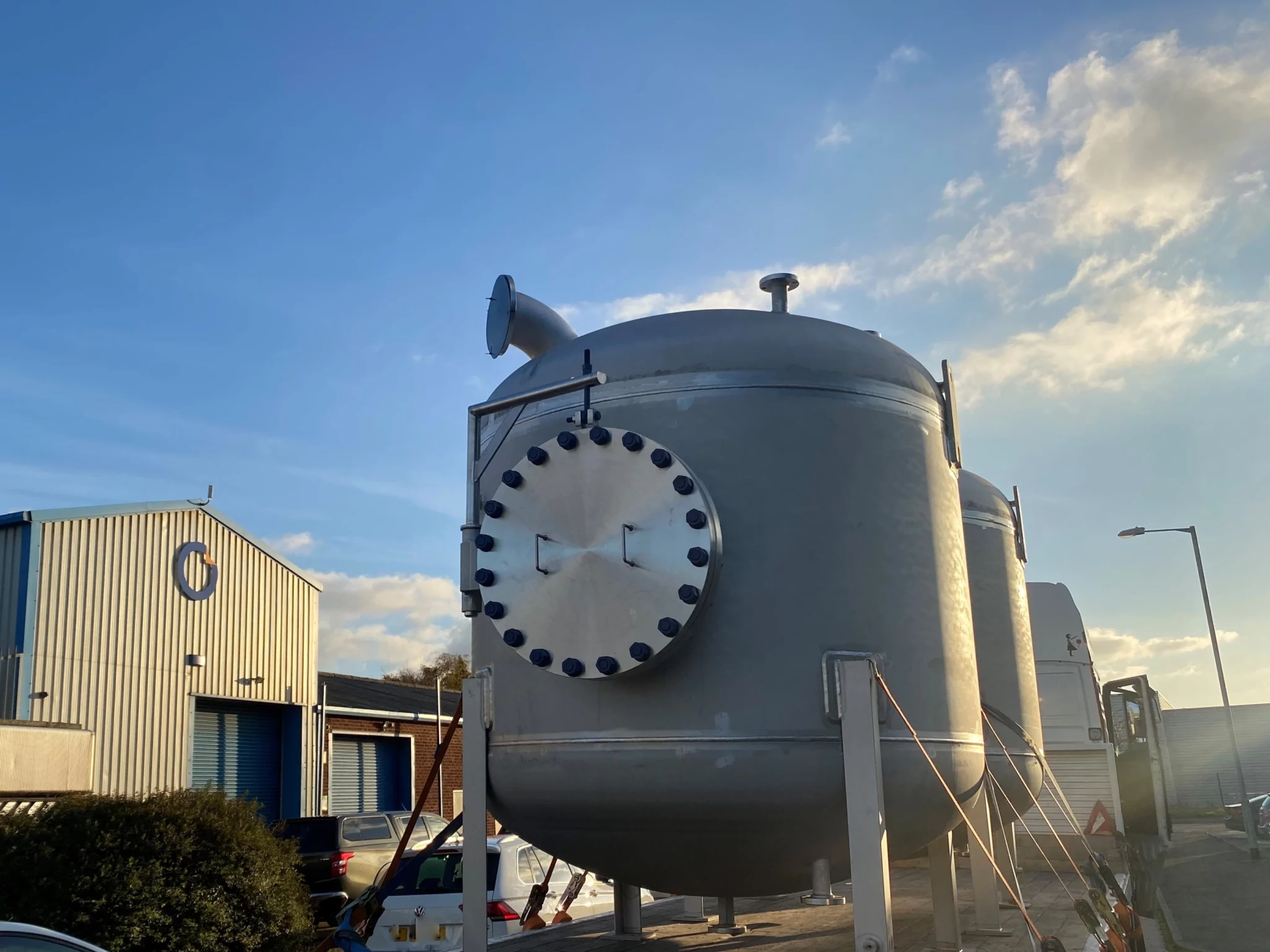 بازرسی مخازن تحت فشار و دیگ‌های بخار در صنایع البرز و تهران توسط سلامت‌آزمای